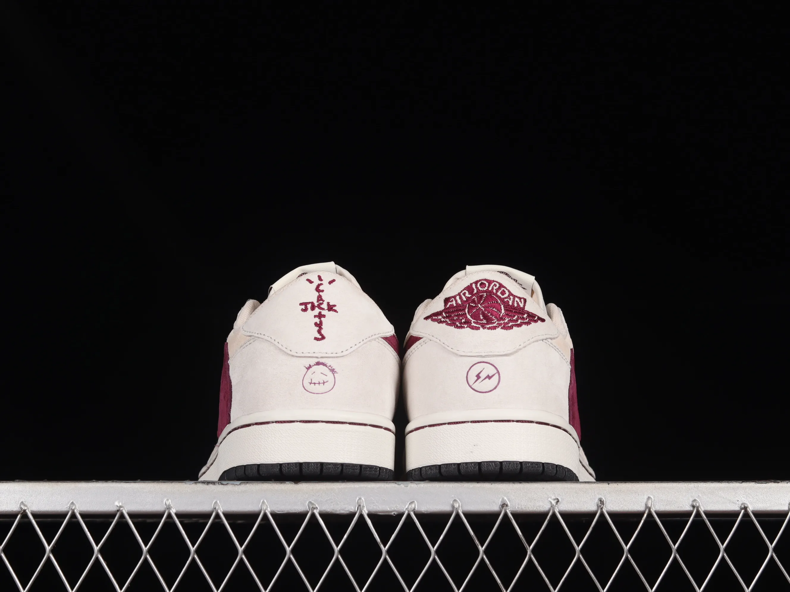 All Categories Air Jordan Jordan Series Basketball Shoes Air Jordan 1 Low Travis Scott x Air Jordan 1 Low OG AJ1 Joe 1 Reversed Overhook Joint Style Casual Sports Basketball Shoes DM7866-888